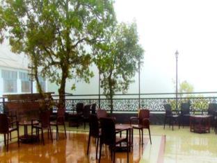 Hotel Emerald Heights